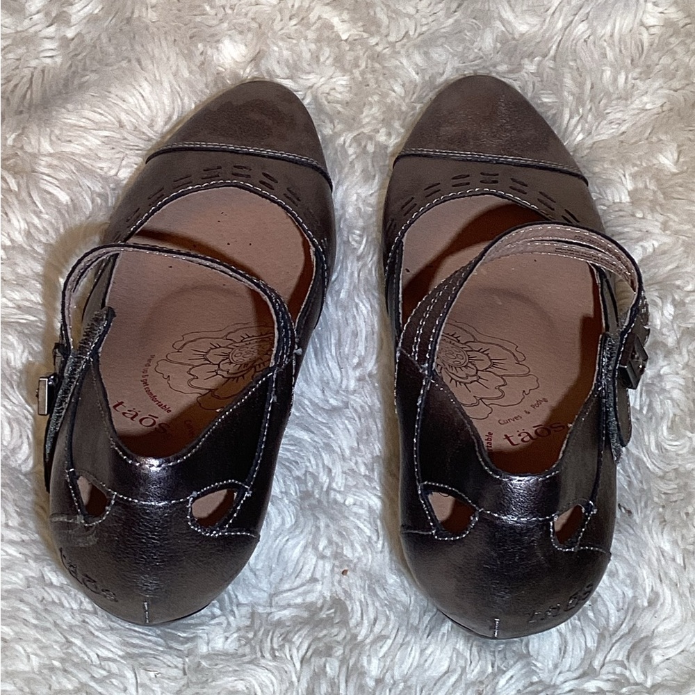 Taos Heels Women pewter Stunner metallic Leather Mary Jane shoes size 8 - Picture 4 of 7